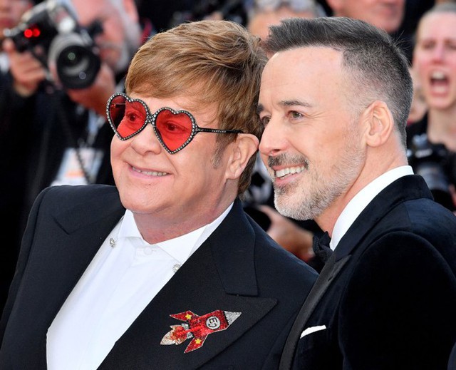 Đời sống tình dục dị thường một thời của Elton John - Ảnh 3.