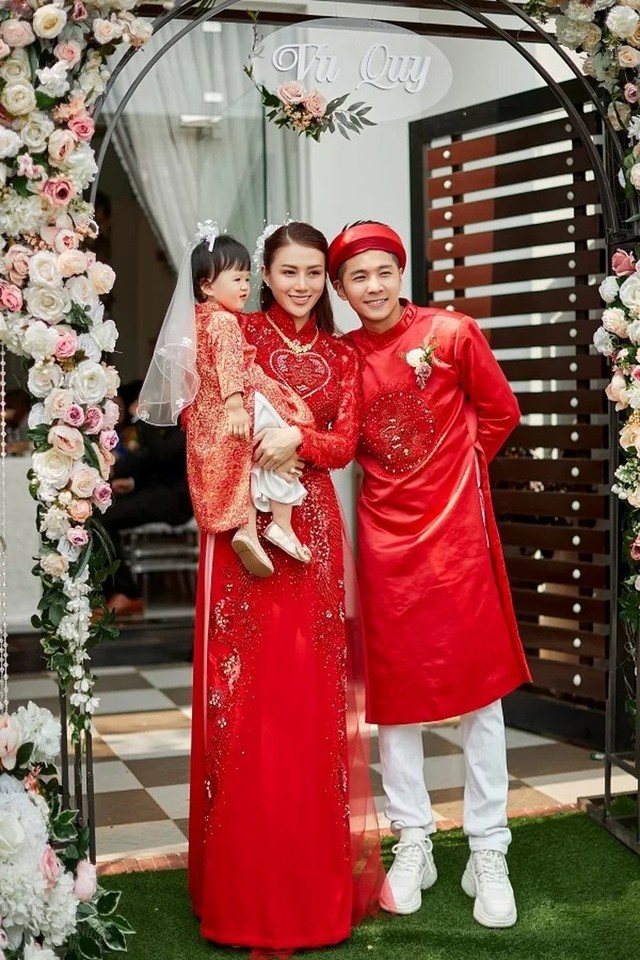 Những cặp đôi showbiz Việt có con rồi mới làm đám cưới - Ảnh 5.