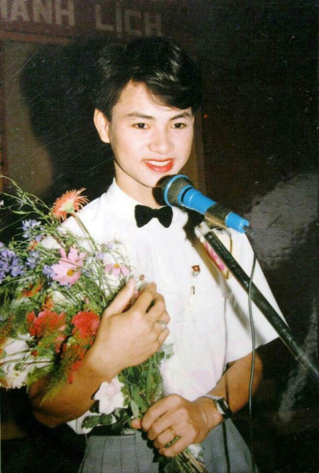 Bất ngờ với hình ảnh thời trẻ hiếm có của những danh hài nổi tiếng Việt Nam: Hóa ra ai cũng có lúc cực hài hước thế này  - Ảnh 2.
