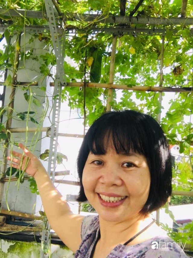 Sài Gòn: Sân thượng 20m² trồng đủ các loại rau của bà mẹ quyết nghỉ việc để dành nhiều thời gian hơn cho bản thân và gia đình - Ảnh 12.
