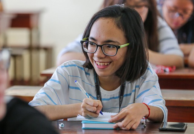 Người mẹ gần 15 năm bế con đi học - Ảnh 5. Người mẹ gần 15 năm bế con đi học - Ảnh 5.