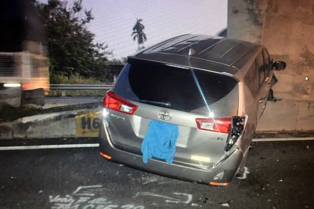 Người đàn ông phi xe máy trên cao tốc Trung Lương gây tai nạn liên hoàn - Ảnh 2.