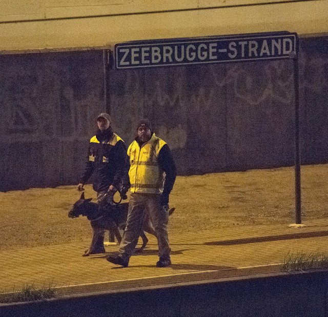 Những người ôm mộng đến Anh đổi đời và cuộc chơi mèo vờn chuột hàng đêm với cảnh sát Bỉ: Túi cạn tiền, thấy chết vẫn không sợ - Ảnh 11.