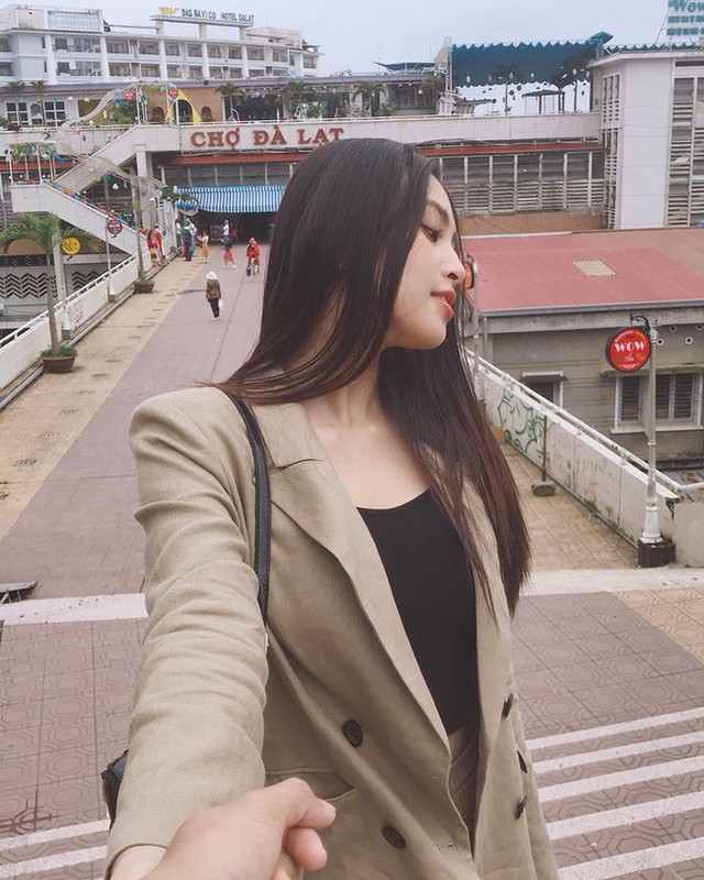 Hoa hậu Tiểu Vy dính nghi vấn hẹn hò với tình cũ của Á hậu Huyền My ngay sau khi vừa khoe ảnh nắm tay yêu đương - Ảnh 4.