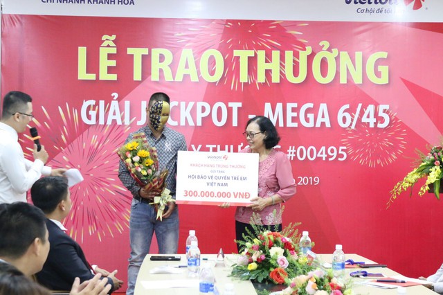 Trao giải thưởng cho khách hàng thứ 2 của giải Jackpot gần 100 tỷ - Ảnh 3.