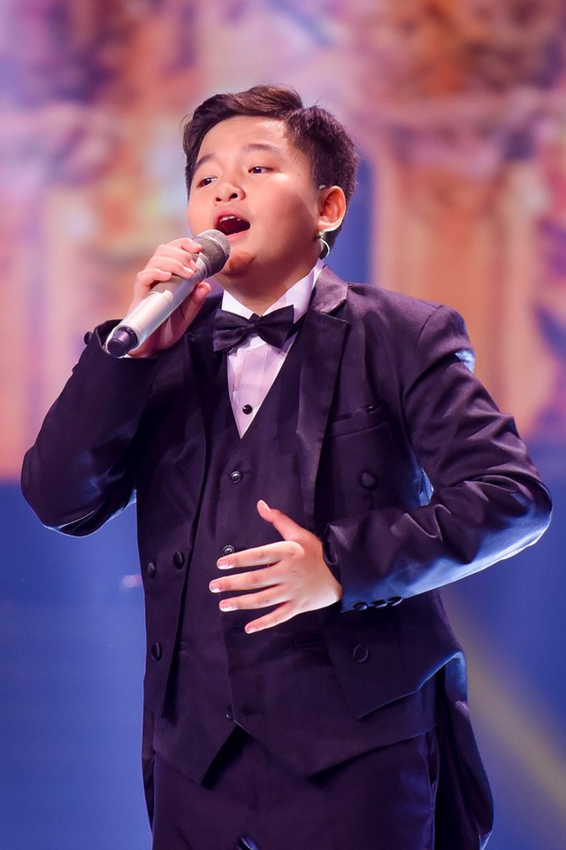 The Voice Kids: Hương Giang nghẹn ngào với tiết mục đầy xúc động của học trò khi kể về cháy rừng Amazon - Ảnh 4.