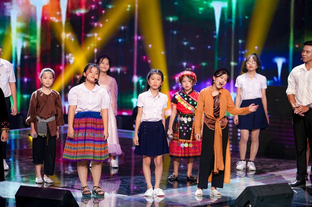 The Voice Kids: Hương Giang nghẹn ngào với tiết mục đầy xúc động của học trò khi kể về cháy rừng Amazon - Ảnh 5.