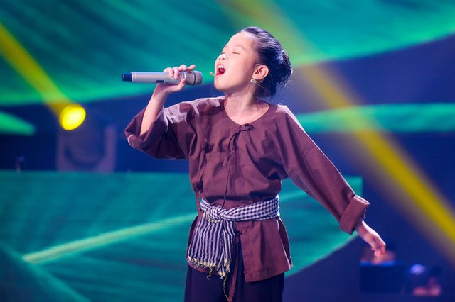 The Voice Kids: Hương Giang nghẹn ngào với tiết mục đầy xúc động của học trò khi kể về cháy rừng Amazon - Ảnh 8.