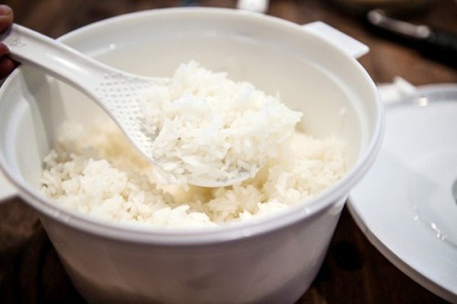 6 sai lầm khiến cơm mất hết chất dinh dưỡng khi nấu nồi cơm điện - Ảnh 4.