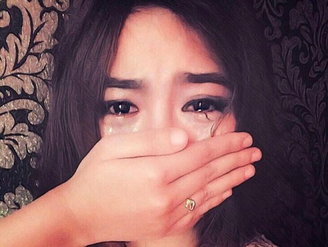 Đêm tân hôn, chồng thản nhiên để một tấm ảnh trên giường cưới rồi bảo tôi xuống đất nằm - Ảnh 2. Đêm tân hôn, chồng thản nhiên để một tấm ảnh trên giường cưới rồi bảo tôi xuống đất nằm - Ảnh 2.