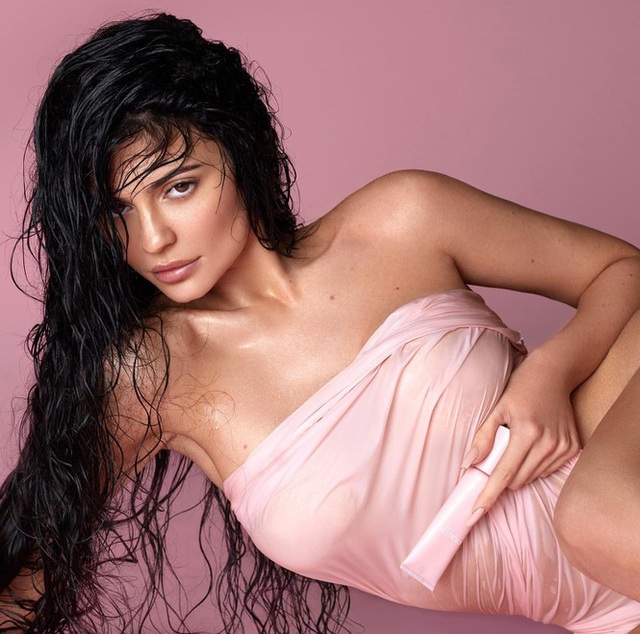 Cô út tỉ phú Kylie Jenner tung ảnh bikini đốn tim các chàng trai - Ảnh 4.
