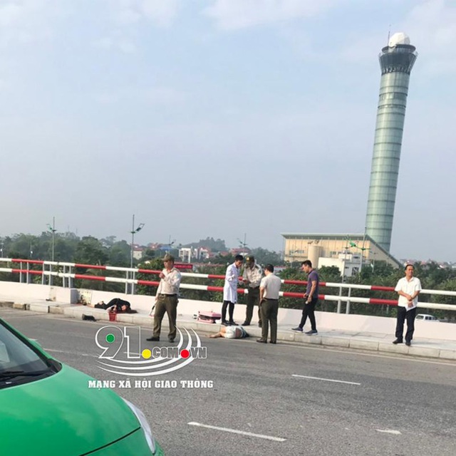 2 cô gái chạy xe máy tốc độ cao ở đường cấm sân bay Nội Bài và cái kết thảm khốc khiến nhiều người rùng mình sợ hãi - Ảnh 2.