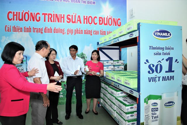 Thành phố Hồ Chí Minh chính thức khởi động chương trình sữa học đường từ tháng 11/2019 - Ảnh 2.