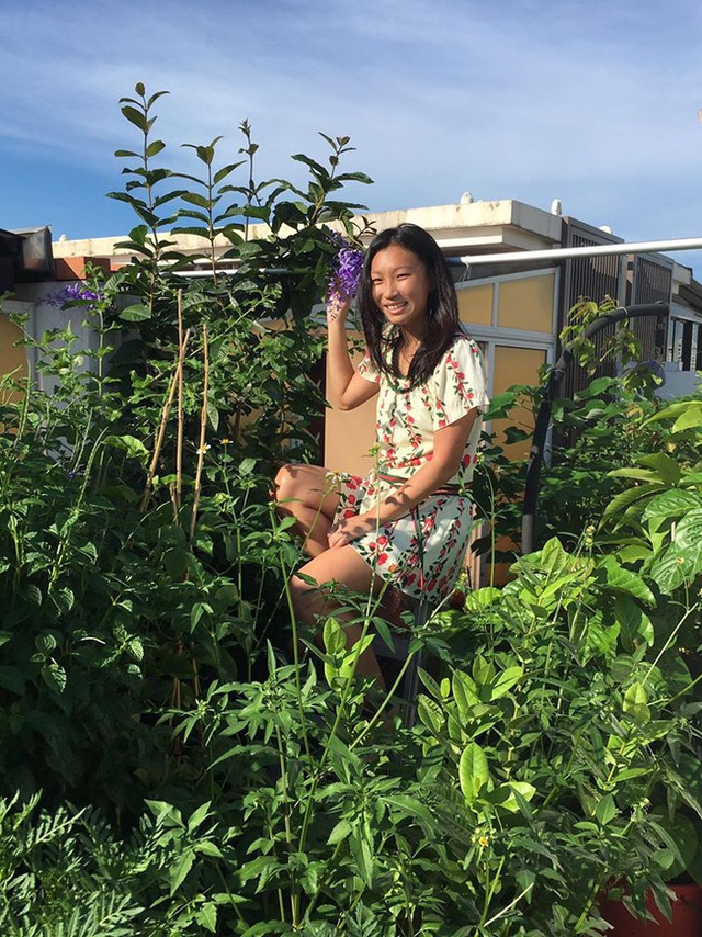 Cô gái trẻ biến sân thượng 20m² thành khu vườn hữu cơ trồng không thiếu thứ gì  - Ảnh 2.