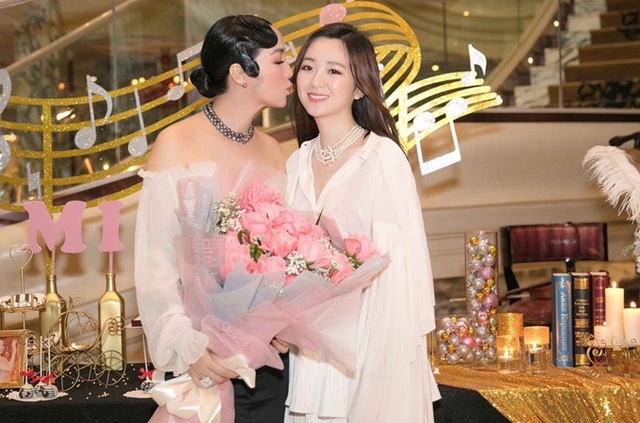 Bạn gái xinh đẹp của Chi Bảo lộng lẫy dự sinh nhật Hoa hậu Giáng My - Ảnh 3.