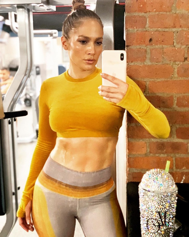 Đến 50 tuổi, bạn muốn da căng bóng không nếp nhăn như Jennifer Lopez thì hãy ghim ngay 5 tips skincare của nữ hoàng sexy - Ảnh 5.