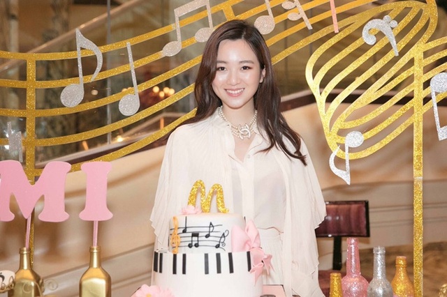 Bạn gái xinh đẹp của Chi Bảo lộng lẫy dự sinh nhật Hoa hậu Giáng My - Ảnh 4.