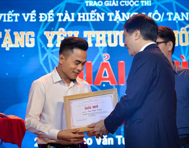 Phóng viên Báo Gia đình và Xã hội đạt giải Nhì cuộc thi viết về hiến tặng mô, tạng năm 2019 - Ảnh 3.