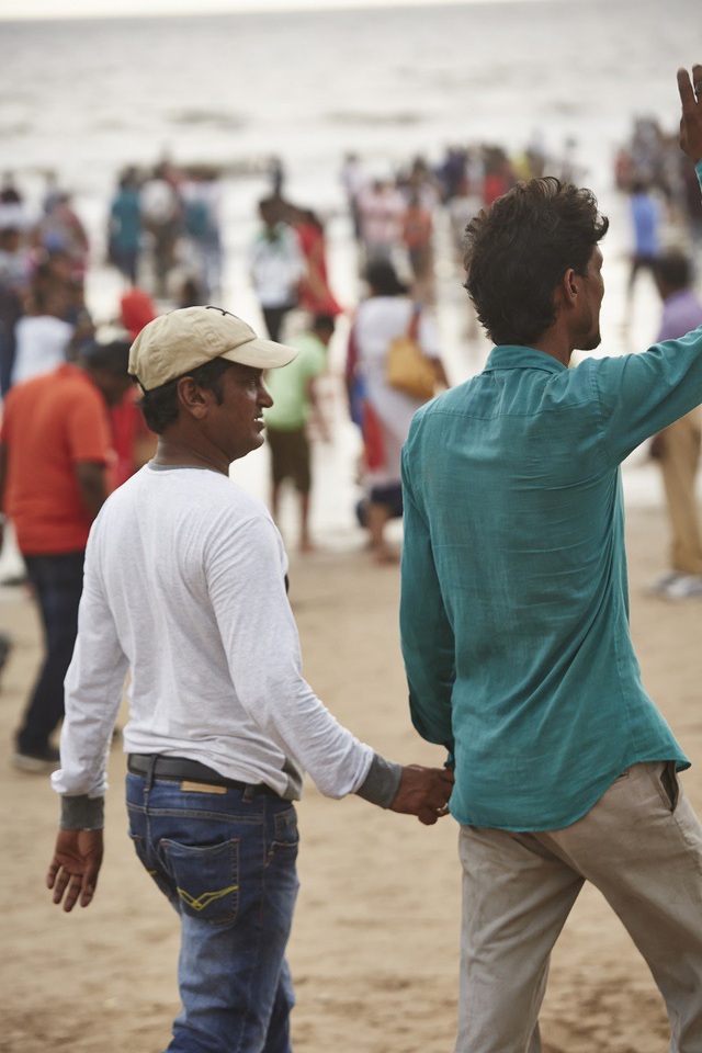 Vì sao đàn ông Ấn Độ thường nắm tay nhau mỗi khi ra đường? - Ảnh 8.