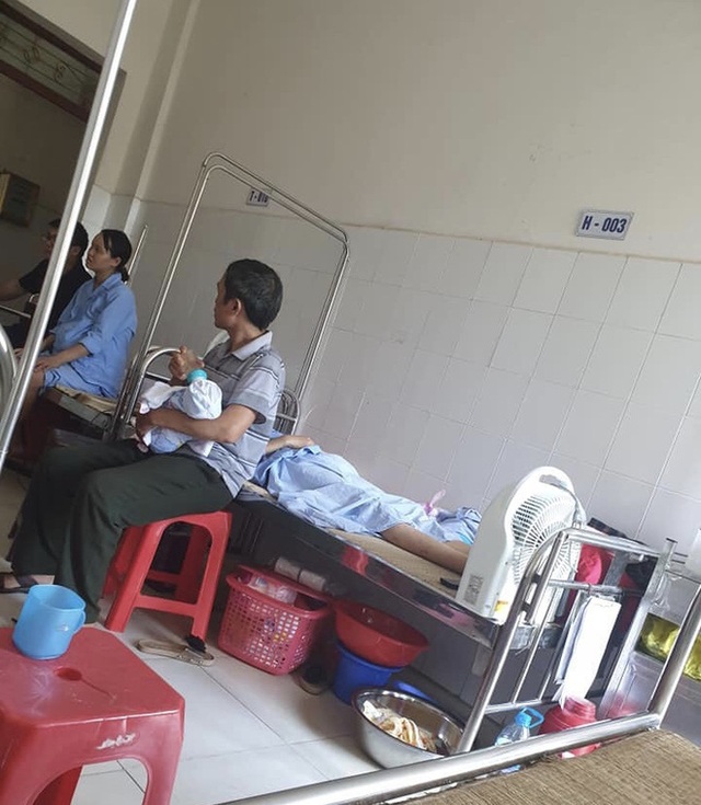 Con dâu đi đẻ, bố chồng vào chăm, hội chị em trầm trồ: Nàng dâu số hưởng đây rồi! - Ảnh 2. Con dâu đi đẻ, bố chồng vào chăm, hội chị em trầm trồ: Nàng dâu số hưởng đây rồi! - Ảnh 2.
