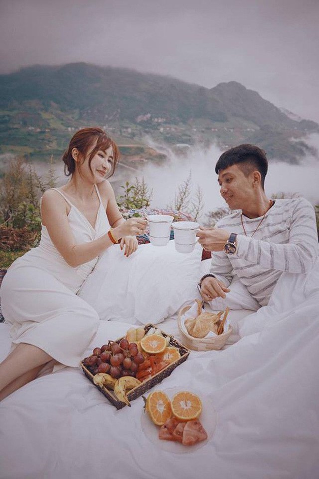 4 đại gia Việt nổi tiếng chiều vợ: Người tối ngày tặng hàng hiệu xa xỉ, kẻ ở nhà hẳn 1 tháng chăm vợ đẻ - Ảnh 11. 4 đại gia Việt nổi tiếng chiều vợ: Người tối ngày tặng hàng hiệu xa xỉ, kẻ ở nhà hẳn 1 tháng chăm vợ đẻ - Ảnh 11.