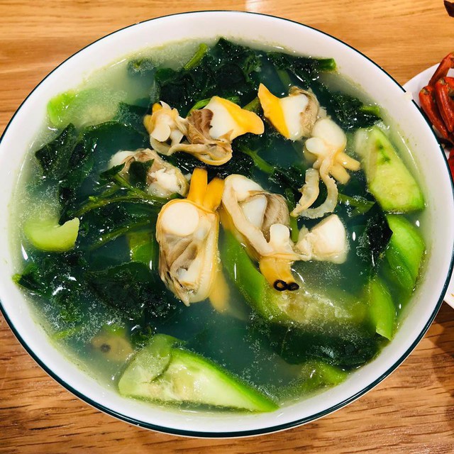 4 đại gia Việt nổi tiếng chiều vợ: Người tối ngày tặng hàng hiệu xa xỉ, kẻ ở nhà hẳn 1 tháng chăm vợ đẻ - Ảnh 18. 4 đại gia Việt nổi tiếng chiều vợ: Người tối ngày tặng hàng hiệu xa xỉ, kẻ ở nhà hẳn 1 tháng chăm vợ đẻ - Ảnh 18.