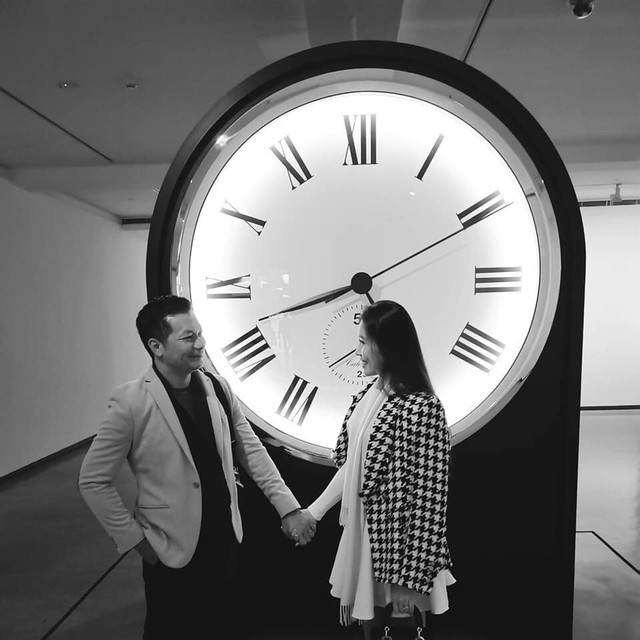 4 đại gia Việt nổi tiếng chiều vợ: Người tối ngày tặng hàng hiệu xa xỉ, kẻ ở nhà hẳn 1 tháng chăm vợ đẻ - Ảnh 20. 4 đại gia Việt nổi tiếng chiều vợ: Người tối ngày tặng hàng hiệu xa xỉ, kẻ ở nhà hẳn 1 tháng chăm vợ đẻ - Ảnh 20.