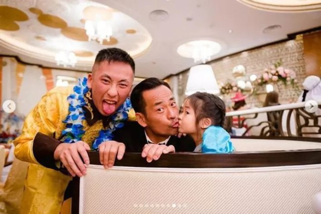 Vợ cả vui mừng khi tỷ phú sòng bài bỏ vợ bé - Ảnh 6.
