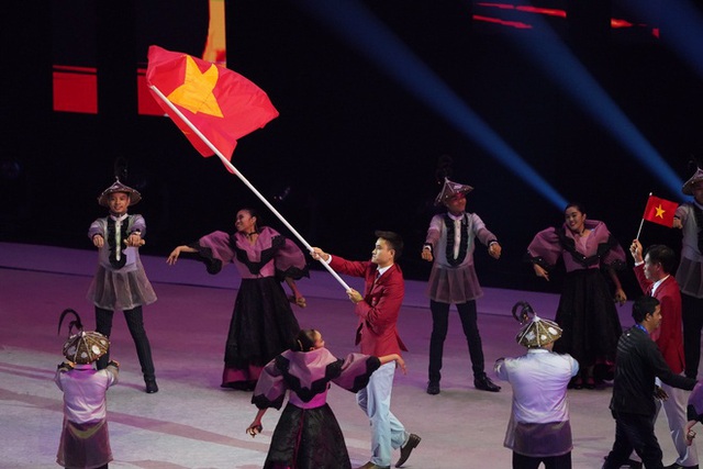 Sea Games 30: Đoàn Việt Nam diễu hành tại lễ khai mạc - Ảnh 14.