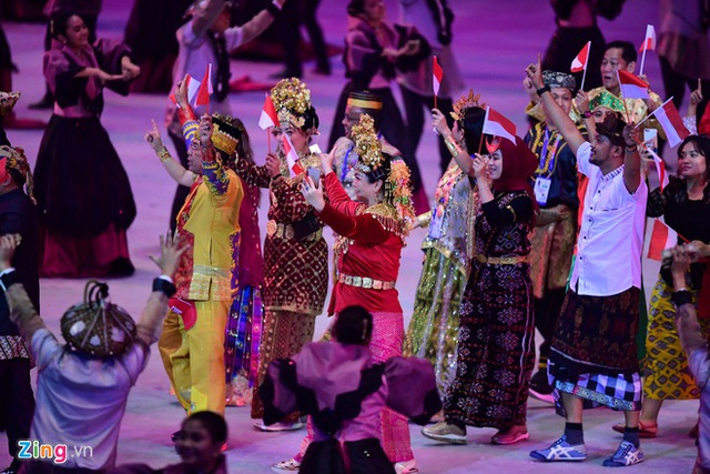 Sea Games 30: Đoàn Việt Nam diễu hành tại lễ khai mạc - Ảnh 32.