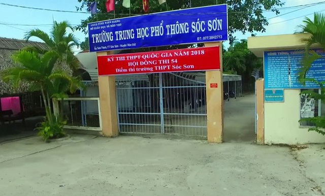 Thầy giáo 55 tuổi “yêu” nữ sinh lớp 11 sẽ phải chịu trách nhiệm hình sự? - Ảnh 1.