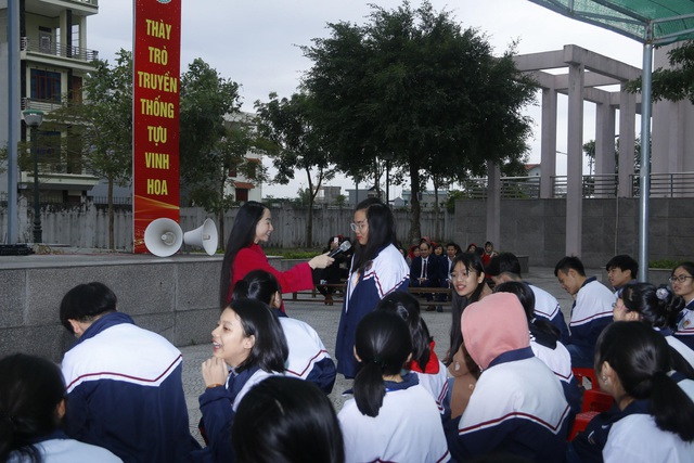 Hà Nam tổ chức nhiều hoạt động truyền thông cho học sinh các trường trung học - Ảnh 3.
