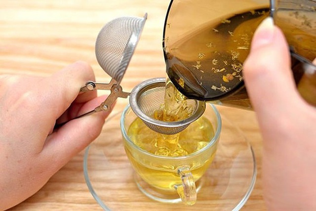 Cách uống trà hoa cúc đẹp da, giữ dáng, tốt cho sức khỏe ai cũng làm được - Ảnh 3.