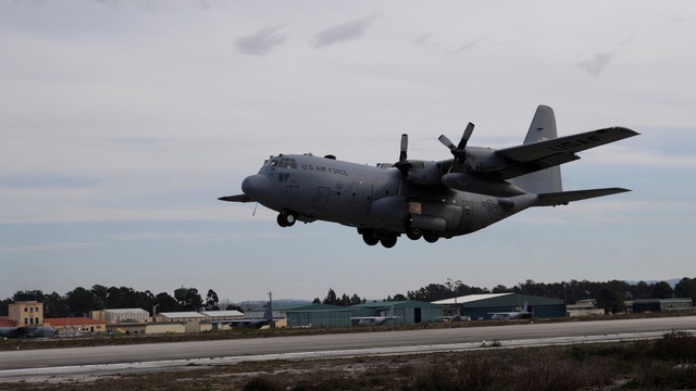 Máy bay quân sự Chile chở 38 người mất tích bí ẩn - Ảnh 1.