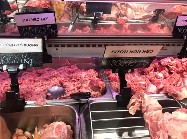 Giá thịt lợn nóng lên từng ngày lên tới 280.000 đồng/kg, Tết này ai dám mạnh tay mua như năm ngoái? - Ảnh 3.