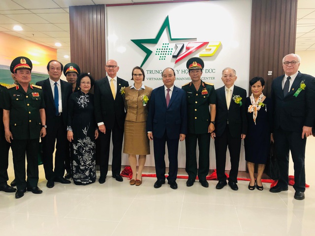 Thủ tướng Nguyễn Xuân Phúc thăm Bệnh viện Quân Y 175 và dự Lễ khánh thành Viện chấn thương chỉnh hình - Ảnh 1.