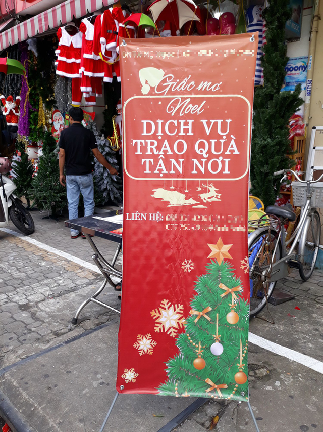 Dịch vụ thuê ông già Noel tặng quà đang siêu đắt hàng, phụ huynh đặt lịch càng sớm, giá càng mềm - Ảnh 1.