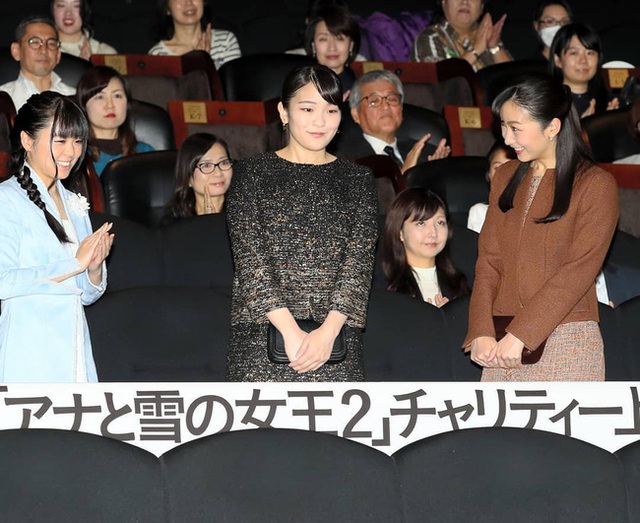 Hai công chúa Nhật Bản hiếm hoi đi dự sự kiện cùng nhau: Người tươi vui rạng rỡ, người trầm lặng gượng cười - Ảnh 3.