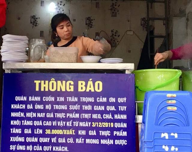 Thịt lợn tới 280.000 đồng/kg, hàng ăn đồng loạt tăng giá - Ảnh 1.