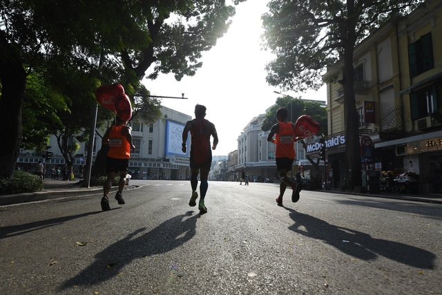 Trao giải cuộc thi ảnh VPBank Hanoi Marathon Run & Share 2019 - Ảnh 6.