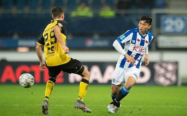 Báo Hà Lan: HLV Heerenveen bị ép dùng Văn Hậu - Ảnh 1.