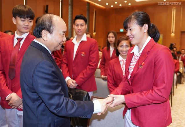 Thủ tướng: ‘Đừng để các VĐV sau khi giải nghệ phải đi bán bánh mì’ - Ảnh 2.