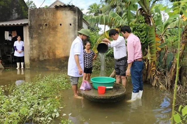 Hướng dẫn xử lý nước và vệ sinh môi trường trong mùa bão lụt - Ảnh 2.