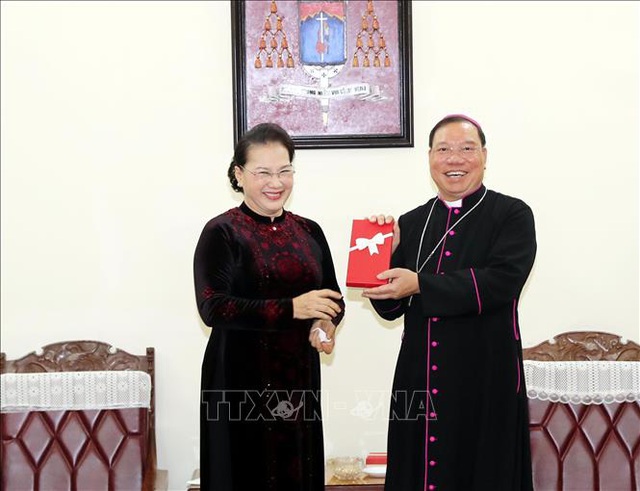  Chủ tịch Quốc hội chúc mừng Giáng sinh tại Tòa Tổng Giám mục Hà Nội  - Ảnh 2.