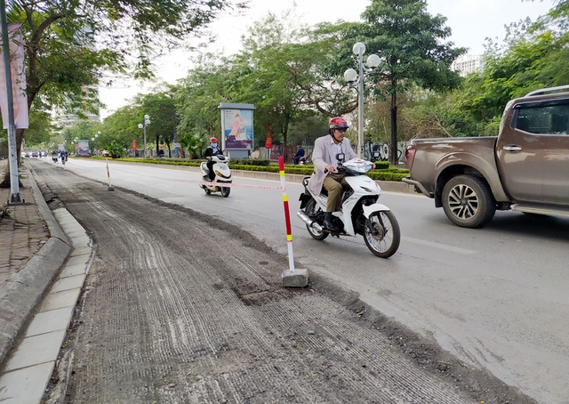 Người dân Thủ đô bức xúc vì đường phố đang đẹp bỗng dưng bị đào xới nhếch nhác dịp cận Tết - Ảnh 20.