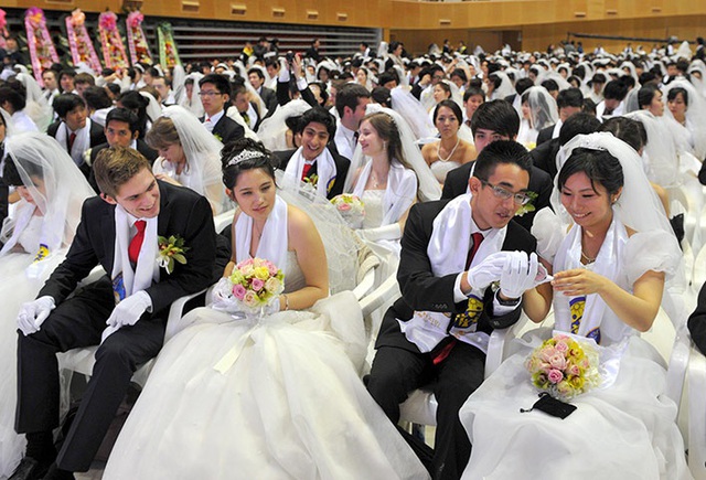 Người Hàn Quốc ngại kết hôn vì đi làm 9 năm mới bằng một đám cưới - Ảnh 1.