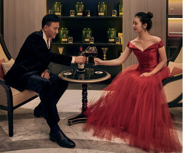Kiều Phong đỉnh nhất Thiên long bát bộ: Cuộc sống gia đình đẹp hơn cả trên phim - Ảnh 3. Kiều Phong đỉnh nhất Thiên long bát bộ: Cuộc sống gia đình đẹp hơn cả trên phim - Ảnh 3.