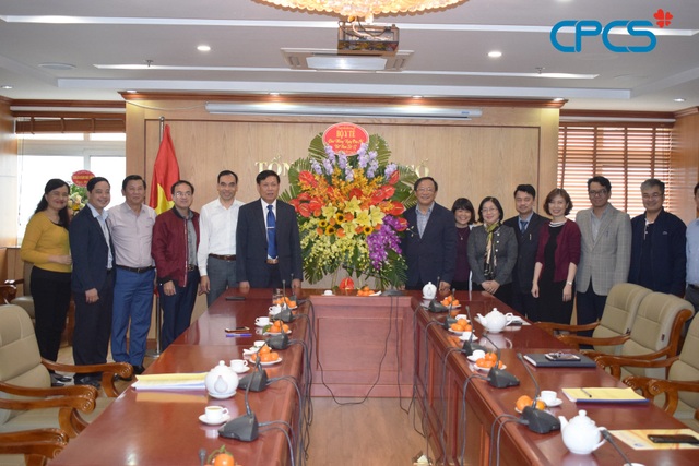 Thứ trưởng Bộ Y tế thăm và chúc mừng Tổng cục Dân số nhân Ngày Dân số Việt Nam - Ảnh 1.