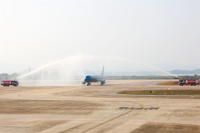 Sân bay Vân Đồn, Quảng Ninh đón chuyến bay đầu tiên đến từ Nhật Bản - Ảnh 1.