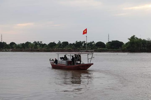 Vụ chìm tàu chở gạch trên sông Văn Úc: Lời kể của gia đình nạn nhân  - Ảnh 2.